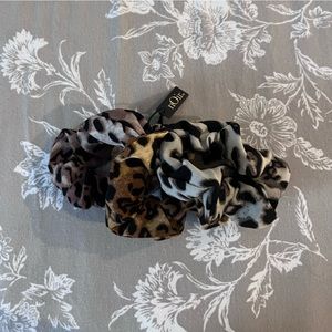 nOir NWT scrunchies three set